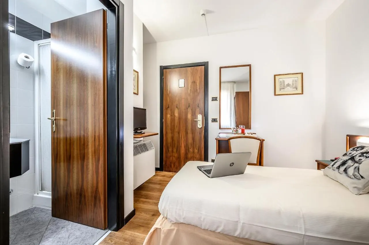 ***  Hotel Daunia Modena Italy