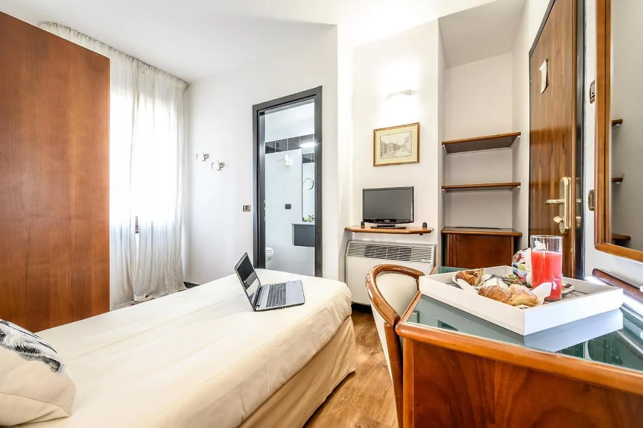 Hotel Daunia Modena