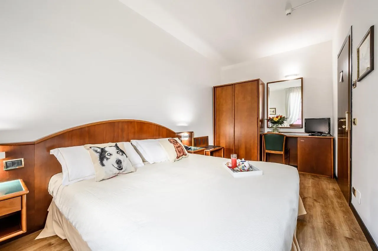 Hotel Daunia Modena 3*,  Italy
