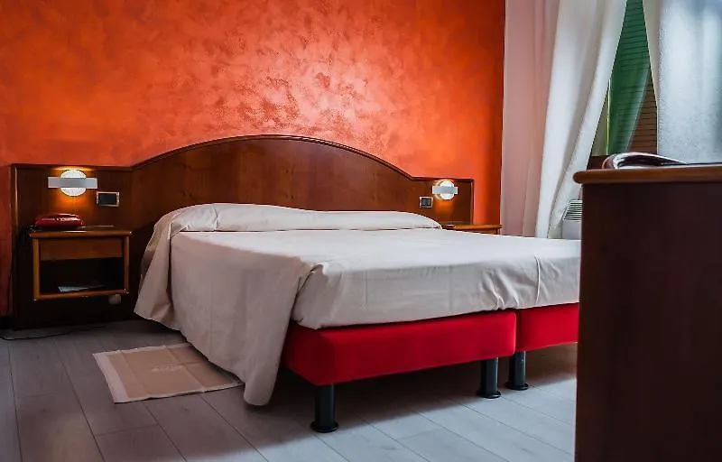 Hotel Daunia Modena 3*,  Itália
