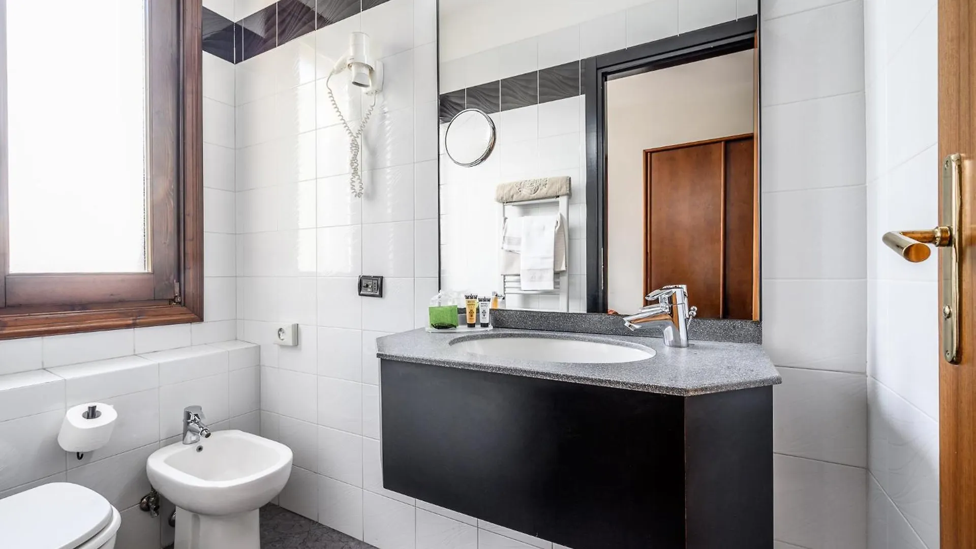 ***  Hotel Daunia Modena Italy
